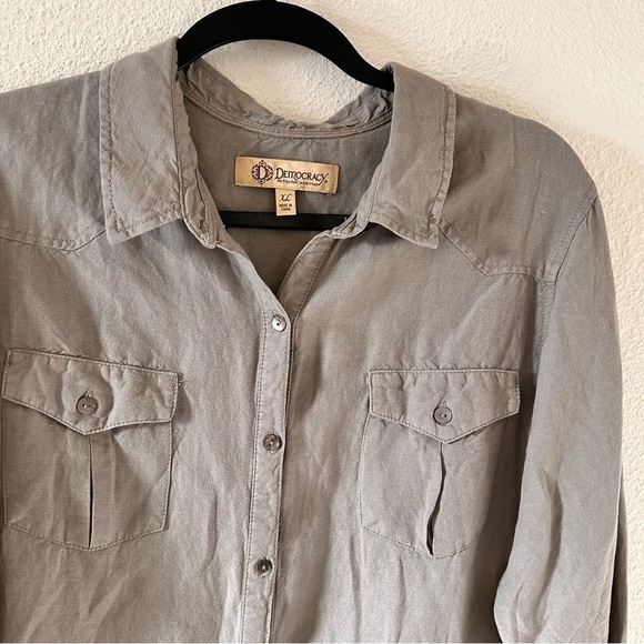Democracy Taupe Button Up Long Top Women Size XL - Picture 3 of 9